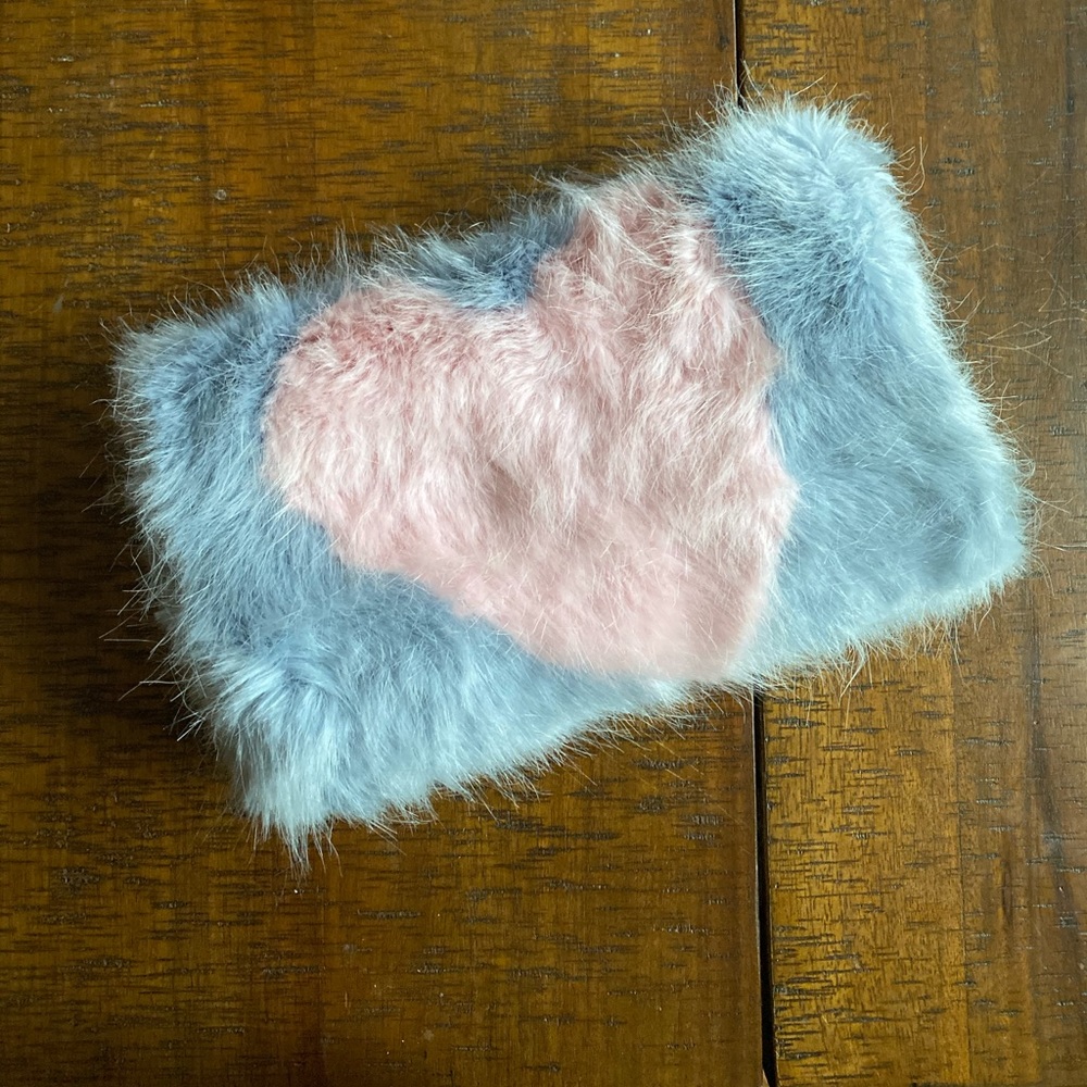 Fuzzy hand muffs